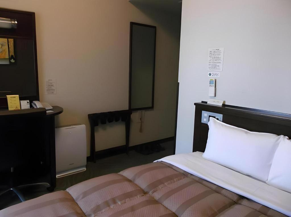 Hotel Route Inn Hirosaki Ekimae Kültér fotó